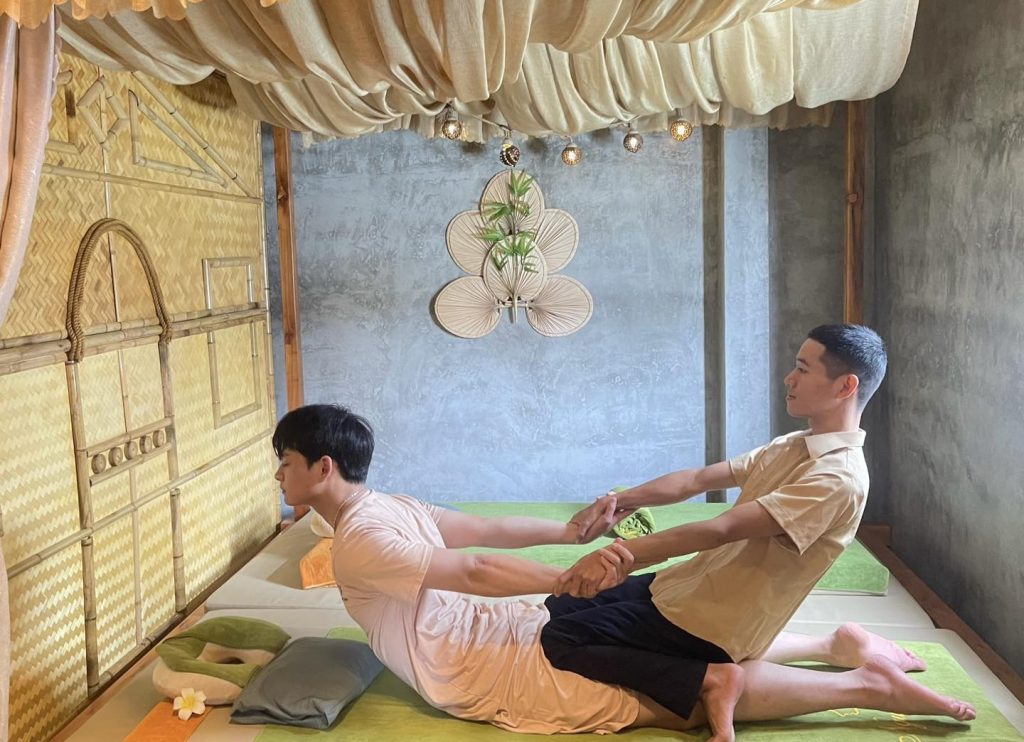 An oil-free massage, focusing on acupressure and muscle stretching