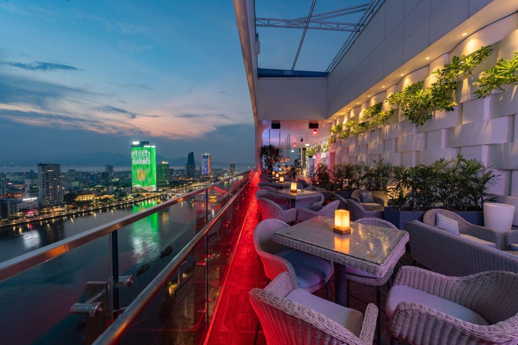 quay bar nhin thanh pho endless
