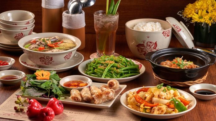 restaurants open during tet