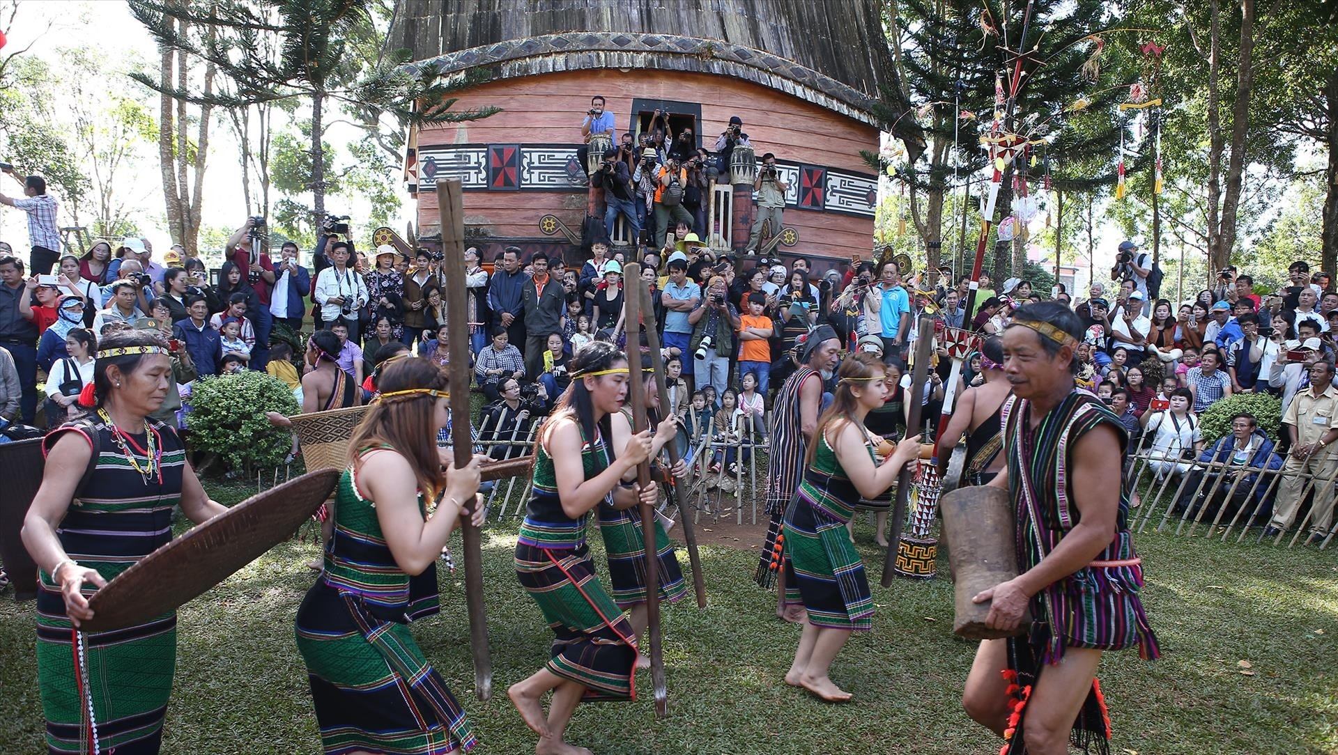 mnong festival 1