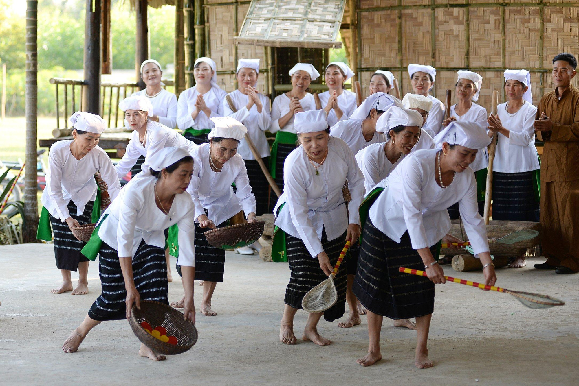 tho ethnic group people