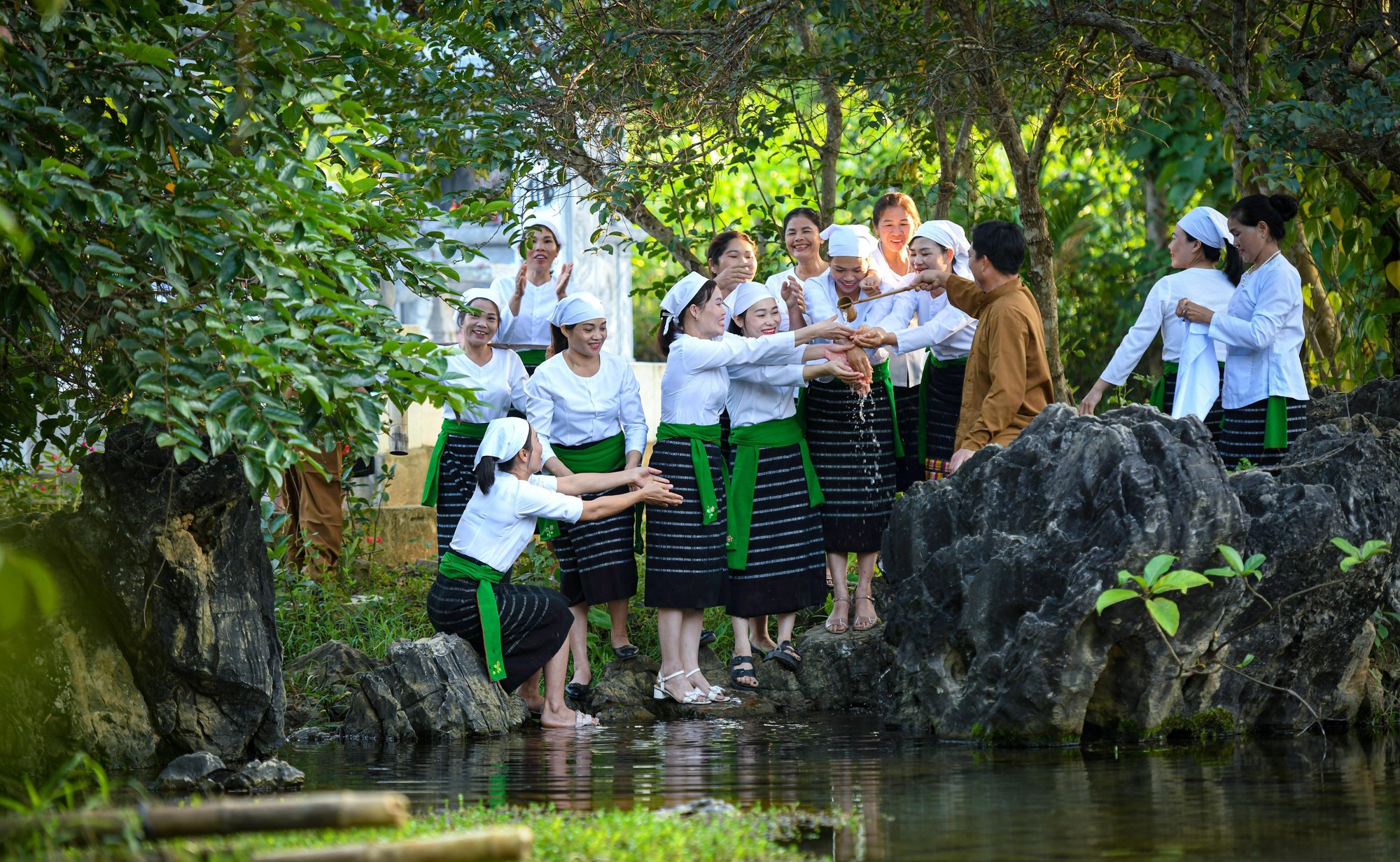 tho ethnic group vietnam people