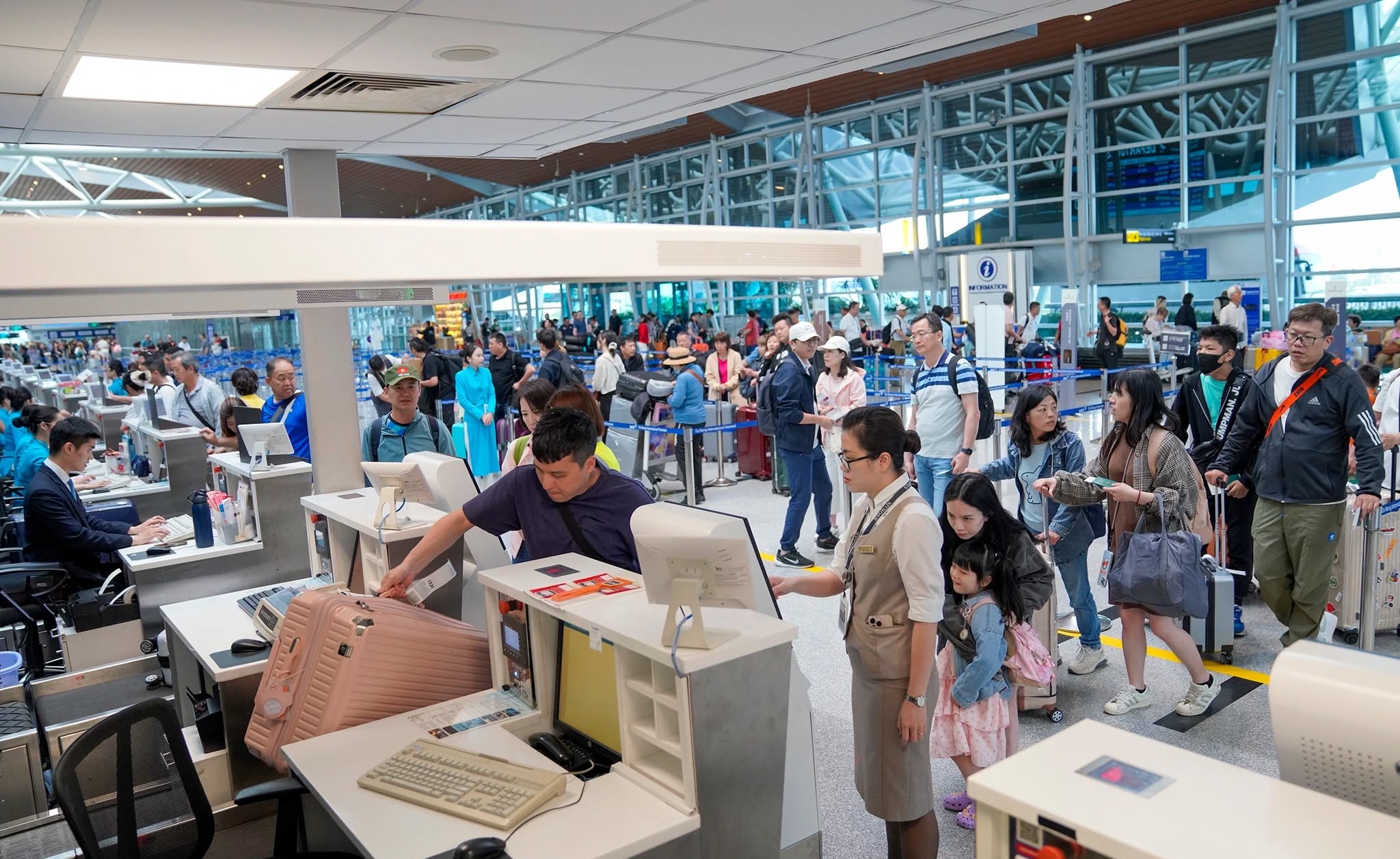 Da Nang travel airport 2 Da Nang travel airport 2