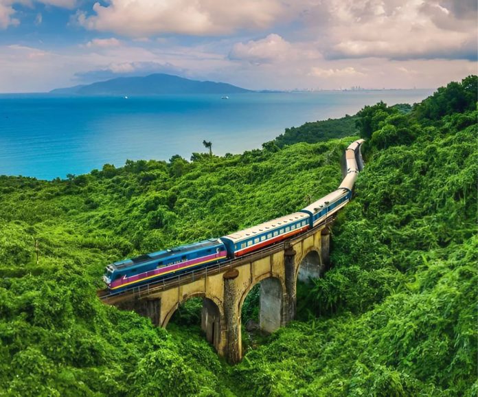 tau di san Hue Danang lot top